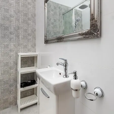 Apartment Al. Wyzwolenia 14a By Homeprime