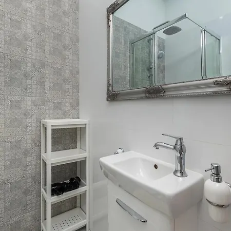 Al. Wyzwolenia 14a By Homeprime